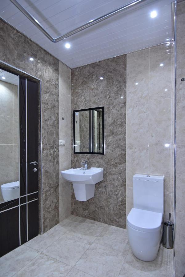 Rent Inn Yerevan On Arami Street エクステリア 写真