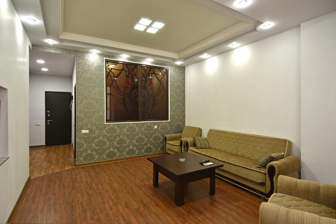Rent Inn Yerevan On Arami Street エクステリア 写真