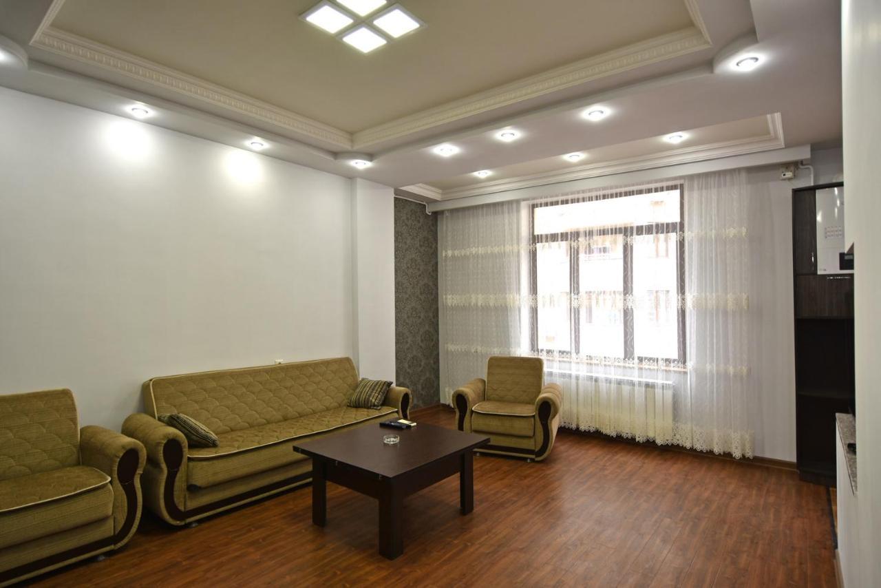Rent Inn Yerevan On Arami Street エクステリア 写真