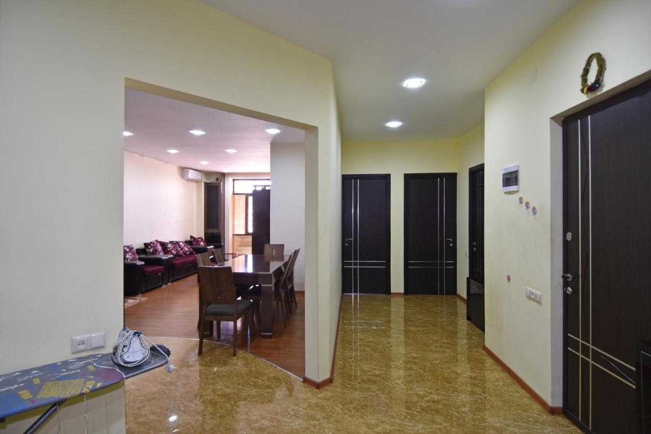 Rent Inn Yerevan On Arami Street エクステリア 写真